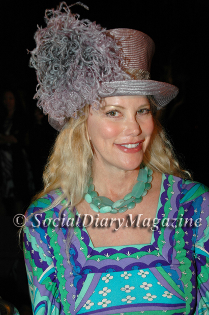 Margo Schwab reporting in vintage Pucci, Juelerie by Pamela Pogue and Diana Cavagnaro hat